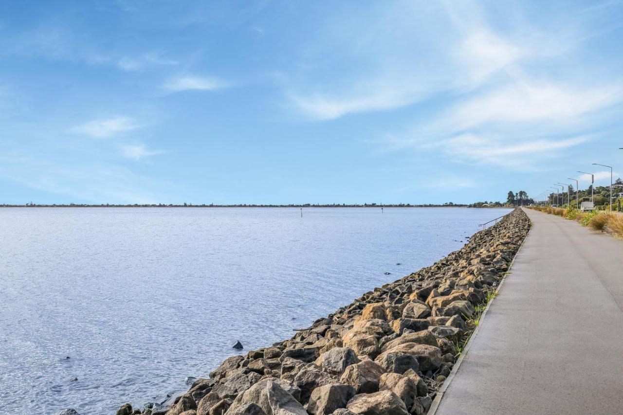 Gatehouse On The Bay - Christchurch Holiday Unit Bagian luar foto